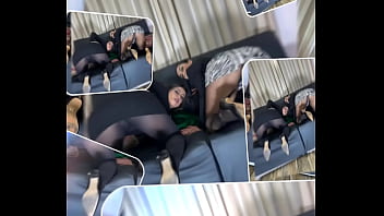 Duas putas lésbicas lambem buceta com tesão até gozar na cara uma da outra