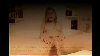 Helen and toy in the bathroom 015