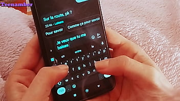 Son colocataire lui baise la chatte