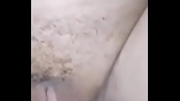 Eu sentei na rola do macho e deixei ele acabar dentro do meu cu