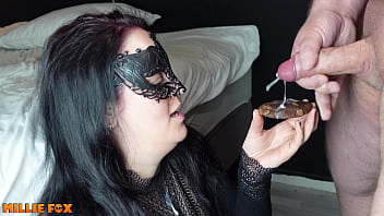 Amateur milf eats cum thick cum glazed muffin cum on food millie fox
