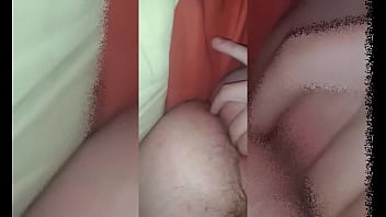 Me tomo fotos y video para meterme los dedos y siento rico