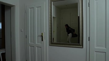 Open the door i need to pee