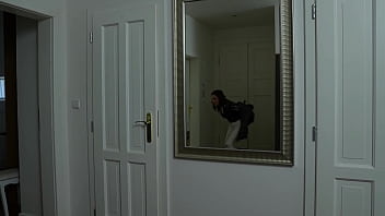 Open the door i need to pee