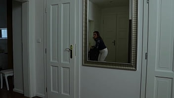 Open the door i need to pee