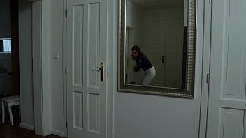 Open the door i need to pee