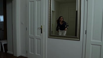 Open the door i need to pee