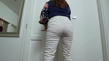 Open the door i need to pee