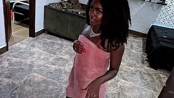 Esposa pagou divida do marido com a bucetinha e acabou toda gozada