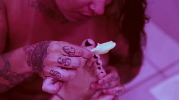 Devour my creamy toes like a delicious ice cream