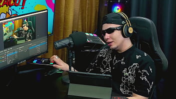 Viamms amiga da martina oliveira chegou chegando no pápum ficou de quatro empinando o rabão o ruan ficou com muito tesão pápum no barraco