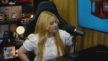 Viamms amiga da martina oliveira chegou chegando no pápum ficou de quatro empinando o rabão o ruan ficou com muito tesão pápum no barraco