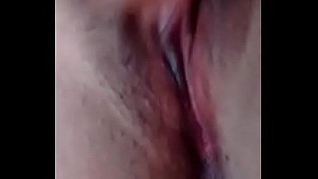 Tocándose ricamente