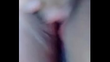 Tocándose ricamente