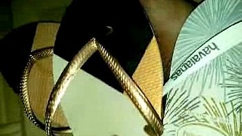 Brincando com as havaianas