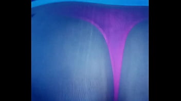 Femboy bailando en lencería íntima