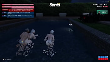 Na piscina com as amigas