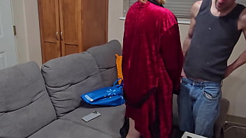 Horny homeowner couldn't pay electrician she offers a different form of payment