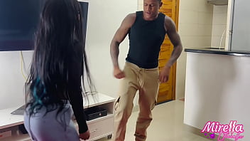 Pedi pra tirar a camisinha pra sentir o pau entrando