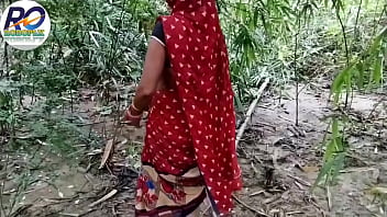 Fast time bhabhi called to fuck in the jungle removed her saree and blouse and showed her pussy and boobs and inserted her dick in her ass from behind hindi audio claire vaise