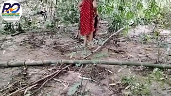 Fast time bhabhi called to fuck in the jungle removed her saree and blouse and showed her pussy and boobs and inserted her dick in her ass from behind hindi audio claire vaise