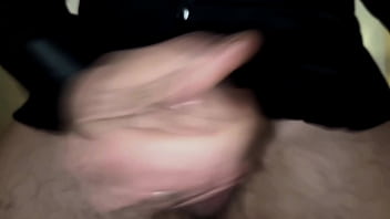 Avventura nella camera da letto della matrigna la sega più lunga di sempre in abito elegante nero cazzo bagnato in primo piano e una sborrata esplosiva