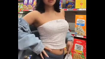 Cami siempre enseñando sus nalgas