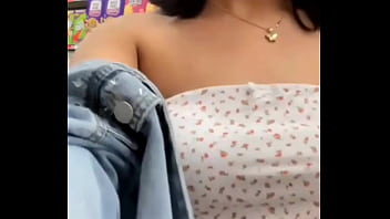 Cami siempre enseñando sus nalgas