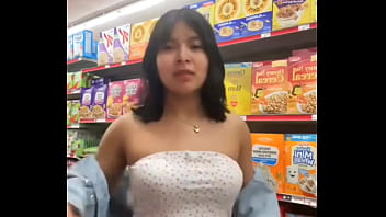 Cami siempre enseñando sus nalgas