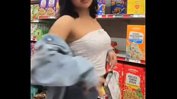 Cami siempre enseñando sus nalgas