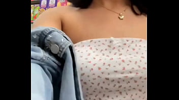 Cami siempre enseñando sus nalgas