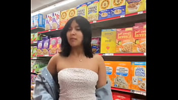 Cami siempre enseñando sus nalgas