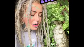 Not a crazy cat lady triying to make cat friends here d