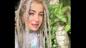 Not a crazy cat lady triying to make cat friends here d