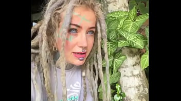 Not a crazy cat lady triying to make cat friends here d