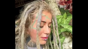 Not a crazy cat lady triying to make cat friends here d