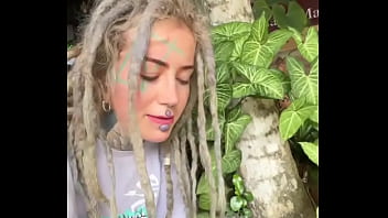 Not a crazy cat lady triying to make cat friends here d