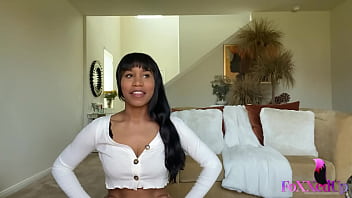 Flirty jenna foxx strips down & pleasures her neatly trimmed core