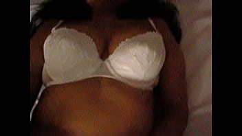 Mi reyna se acaricia para calentarse antes de coger