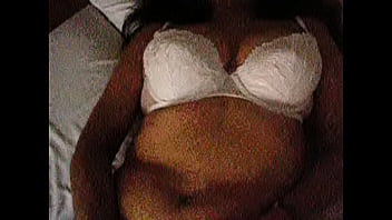 Mi reyna se acaricia para calentarse antes de coger