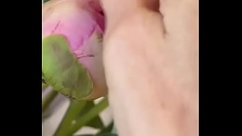 Эротика с цветами