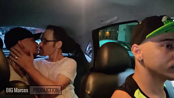 Os Putos Deixaram O Motorista Com Muito Tesão thumbnail