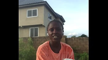 Crazybitch continue folding clothes whiles twerking