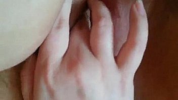 My gf fingering her self