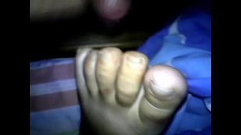 Paja en pies de mi mujer d 42