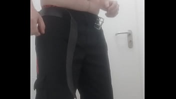 Imi Place Sa Ma Masturbez Si Sa Imi Beau Sperma Si Pisatul thumbnail