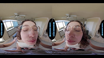 College stepbae begs for your dick in vr