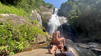 Bastidores E Vídeo Amador Com A Pretinha De Veja Como Que é Um Bastidores Completo No Red E No Cher thumbnail