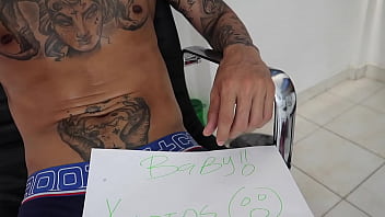 Empiezo a desnudarme para mi tipper