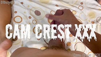 Ditaya rubs her clit free